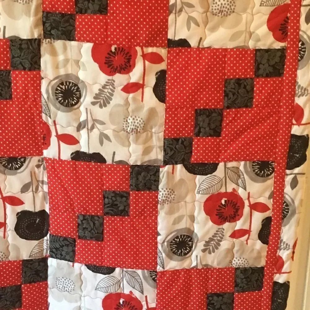 Handmade Quilt   - Picture 3 of 9